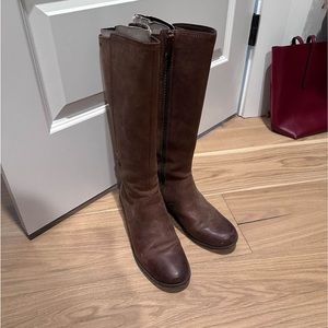 Teva size 9 brown boots